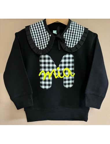 Sudadera negra y flúor